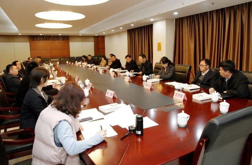 教育整頓 抓好 五個帶頭 推進教育整頓 徐州市司法局召開隊伍教育整頓中心組專題學(xué)習(xí)會